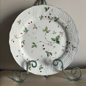 Mikasa White Dinner Plate with Green and Red Floral Design